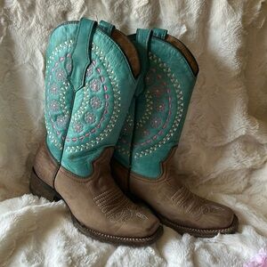 Corral girl boots